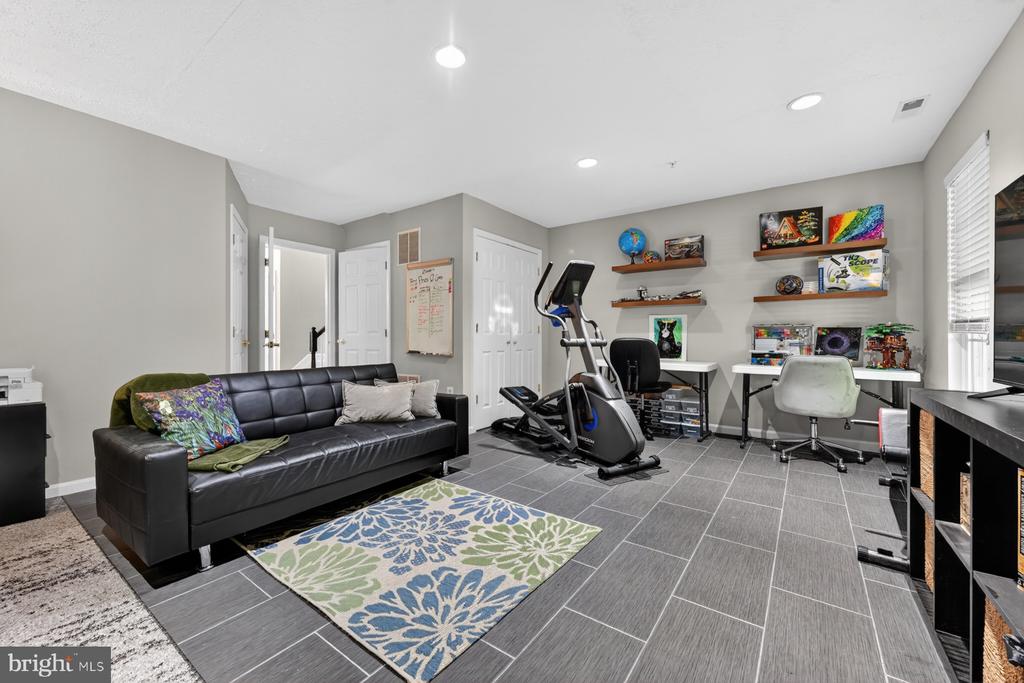 3228 ESCAPADE CIRCLE
