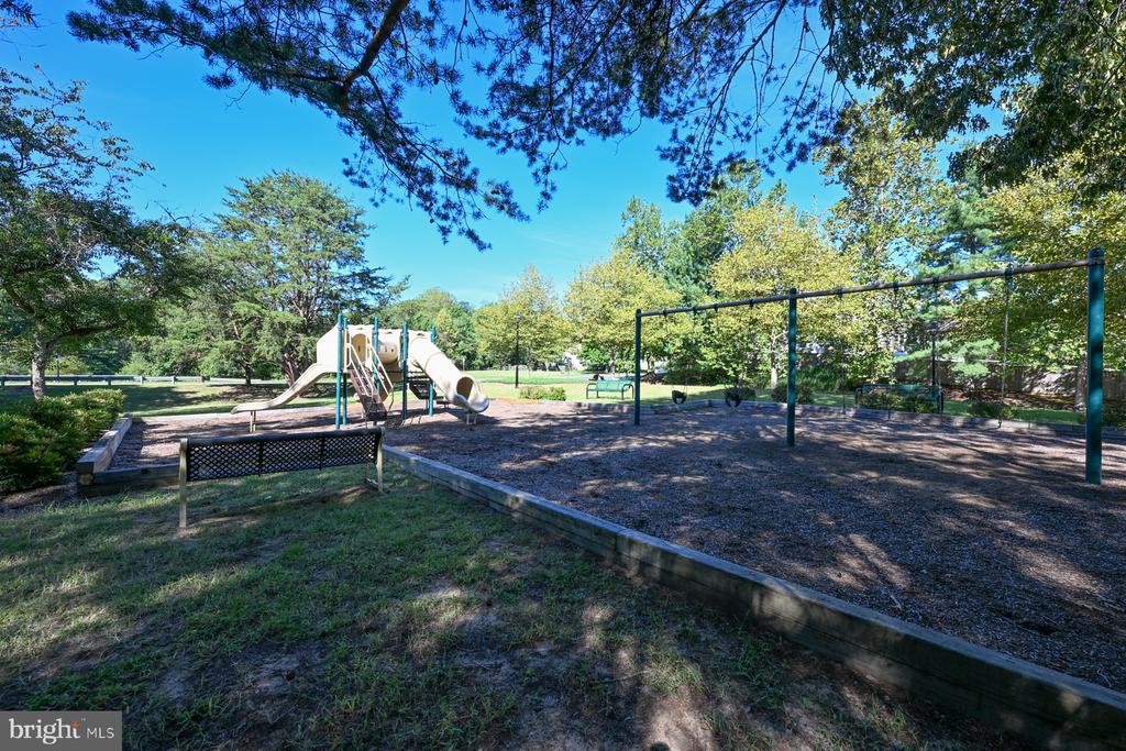 3228 ESCAPADE CIRCLE