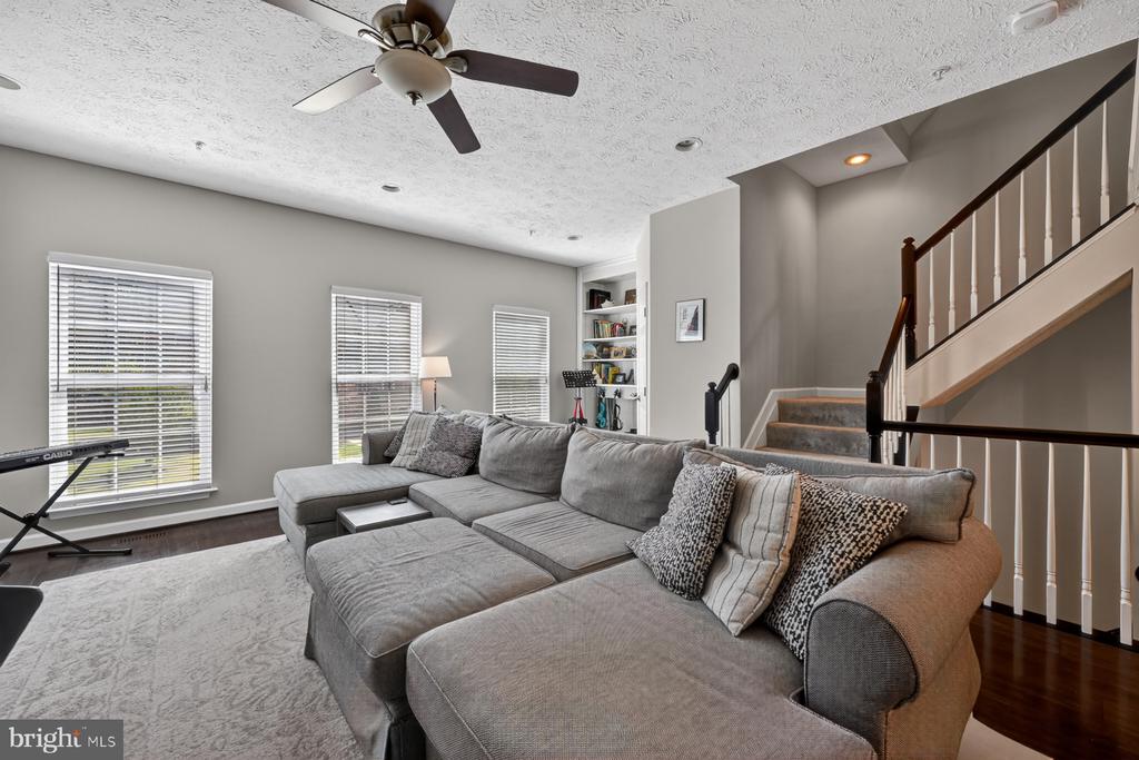3228 ESCAPADE CIRCLE