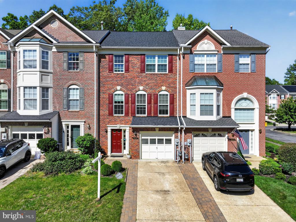 3228 ESCAPADE CIRCLE