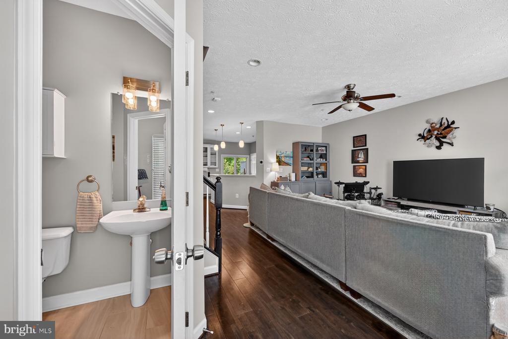 3228 ESCAPADE CIRCLE