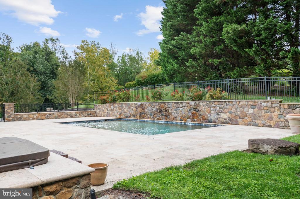 3410 BLANDFORD WAY