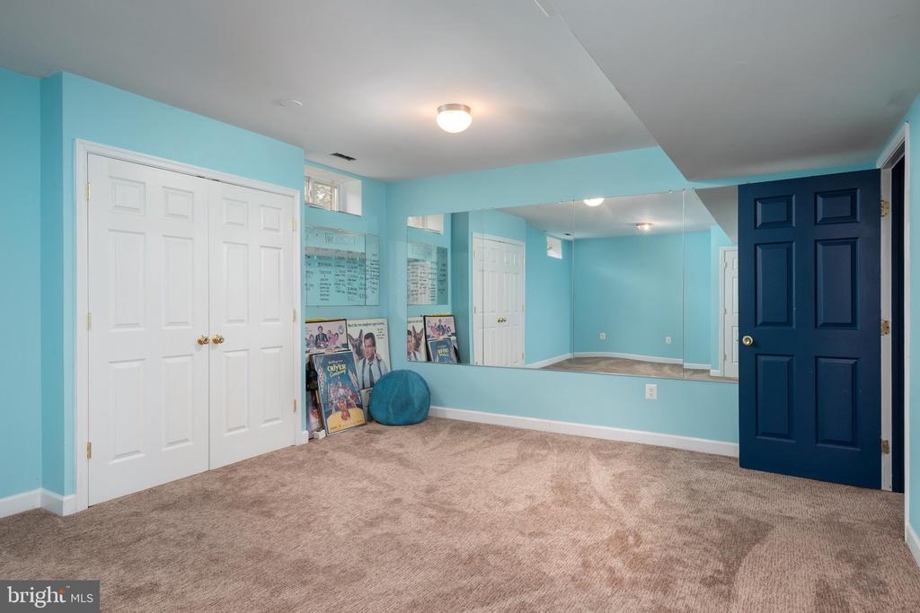 3410 BLANDFORD WAY