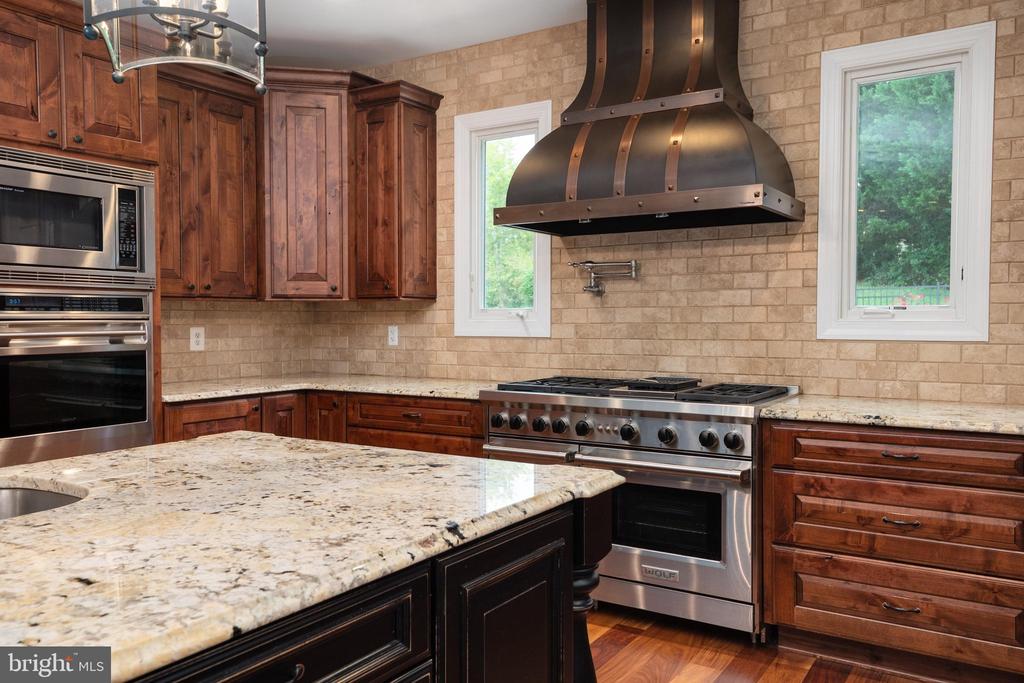 3410 BLANDFORD WAY