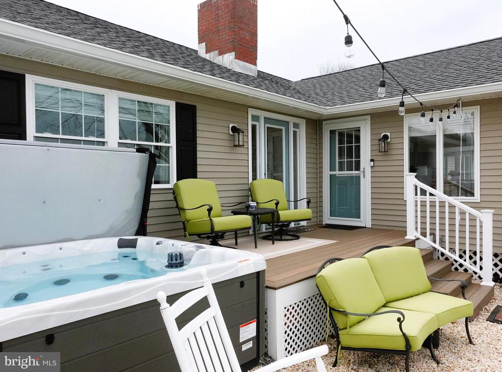 1604 DEEP POINT ROAD