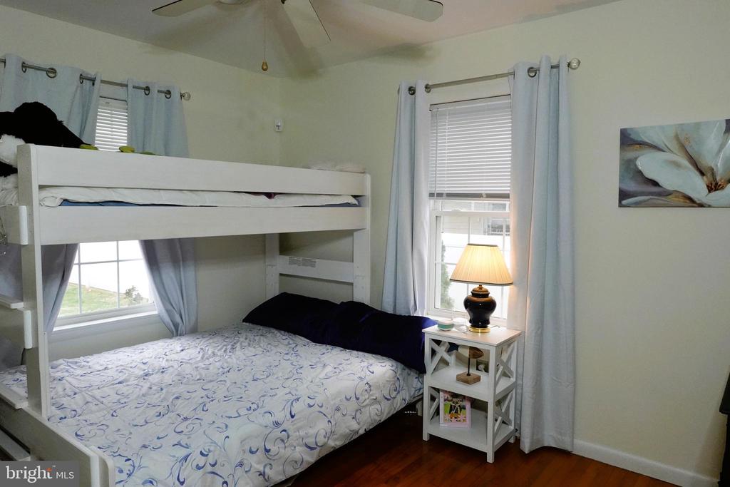 1604 DEEP POINT ROAD