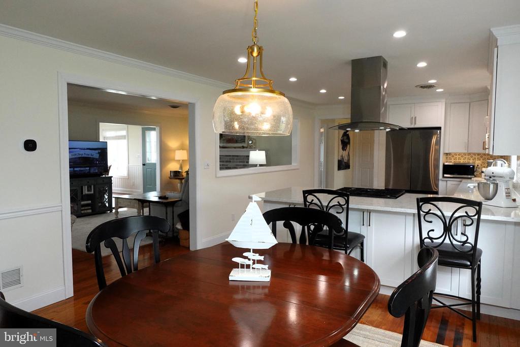 1604 DEEP POINT ROAD