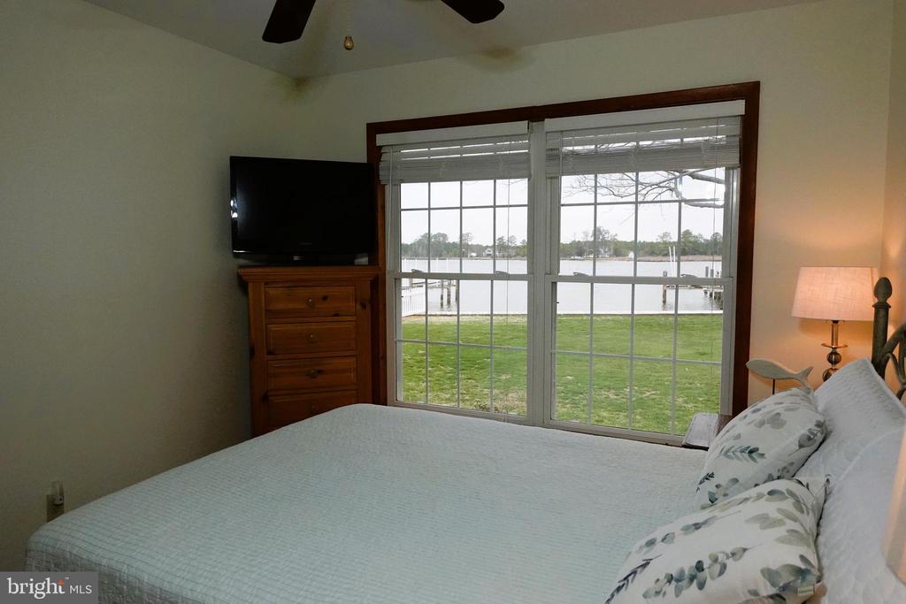 1604 DEEP POINT ROAD
