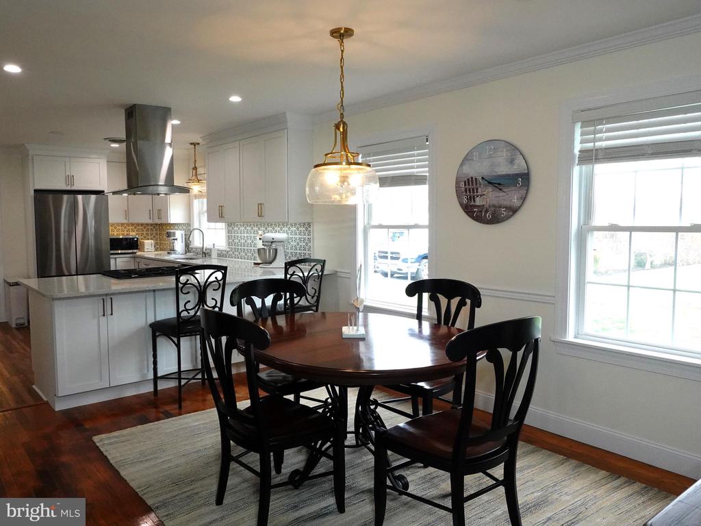 1604 DEEP POINT ROAD
