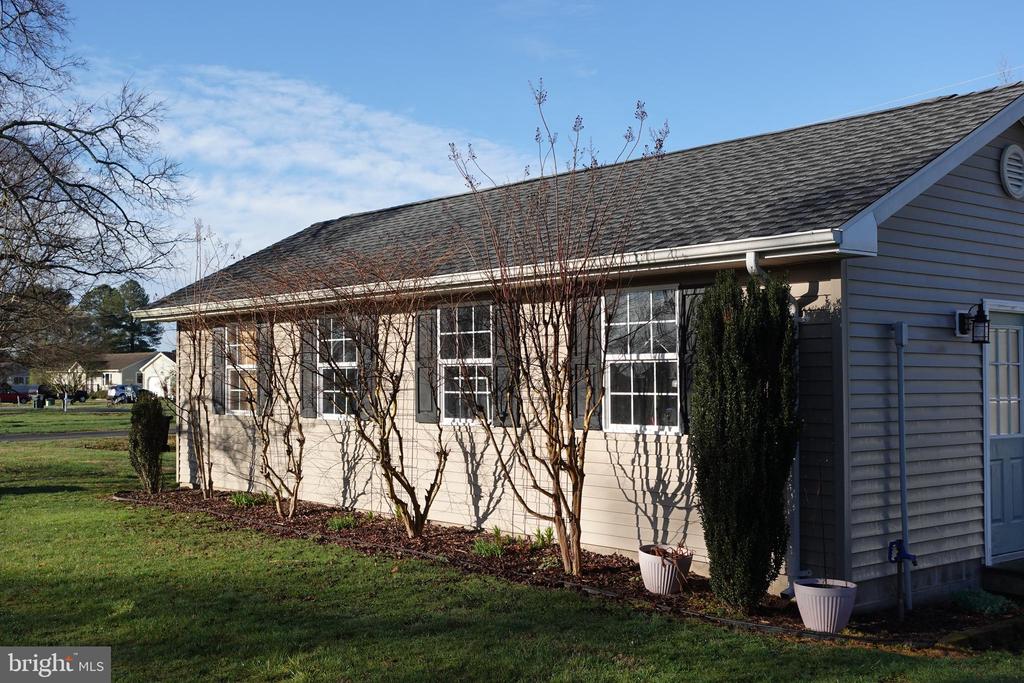 1604 DEEP POINT ROAD