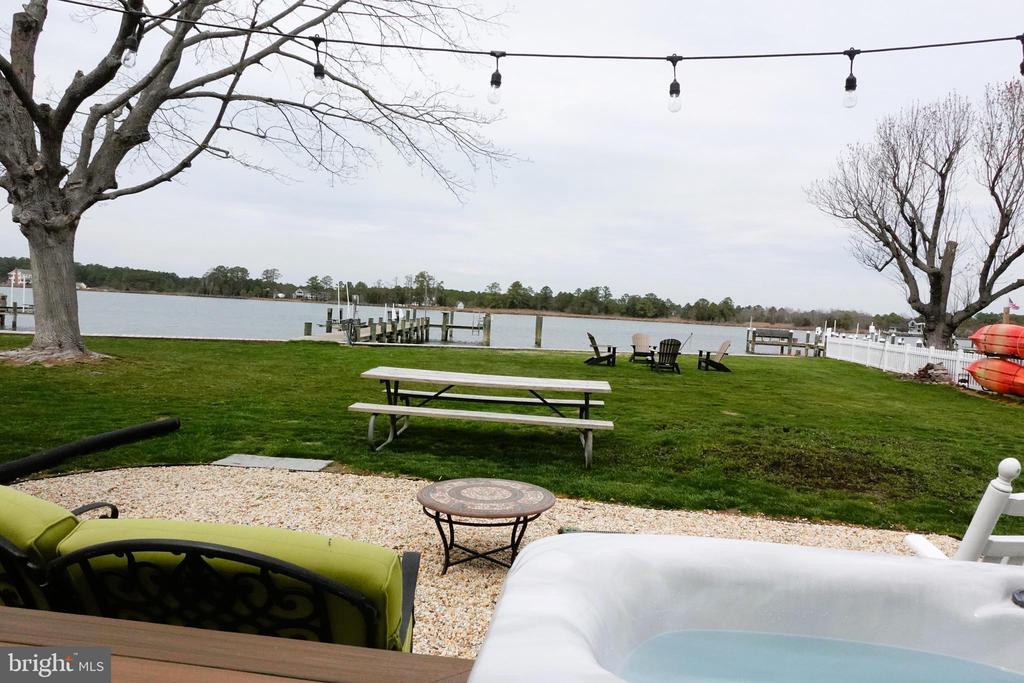 1604 DEEP POINT ROAD