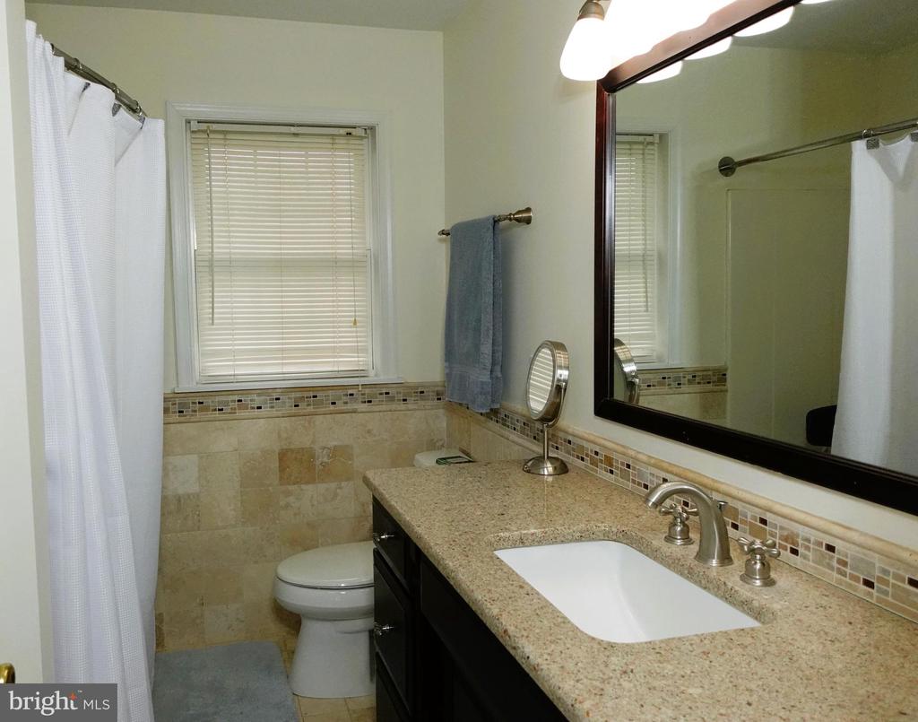 1604 DEEP POINT ROAD