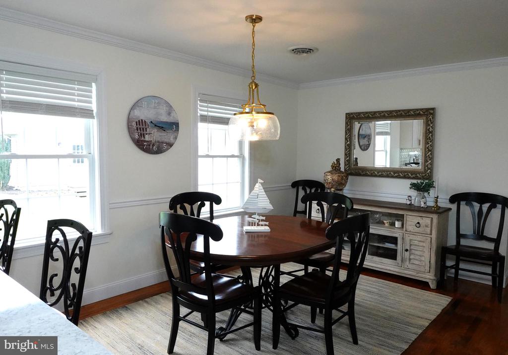 1604 DEEP POINT ROAD