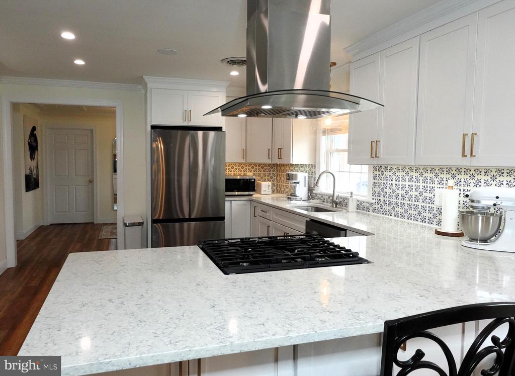 1604 DEEP POINT ROAD