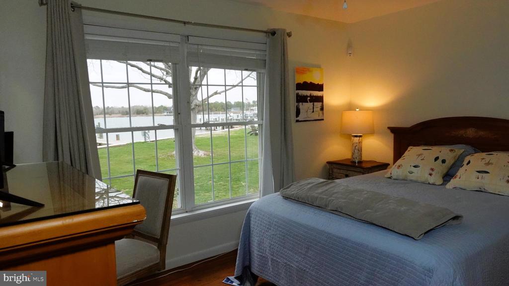 1604 DEEP POINT ROAD