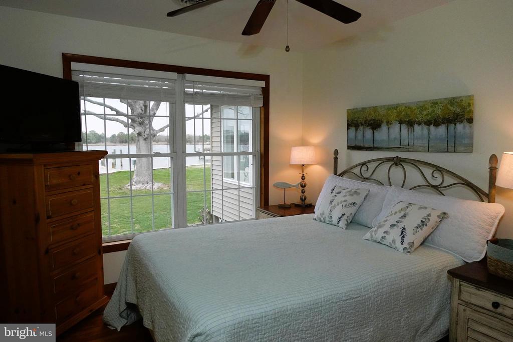 1604 DEEP POINT ROAD