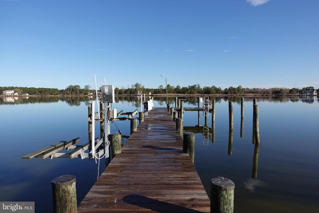 1604 DEEP POINT ROAD
