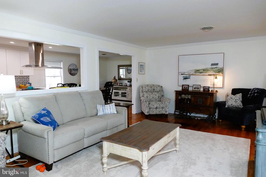 1604 DEEP POINT ROAD