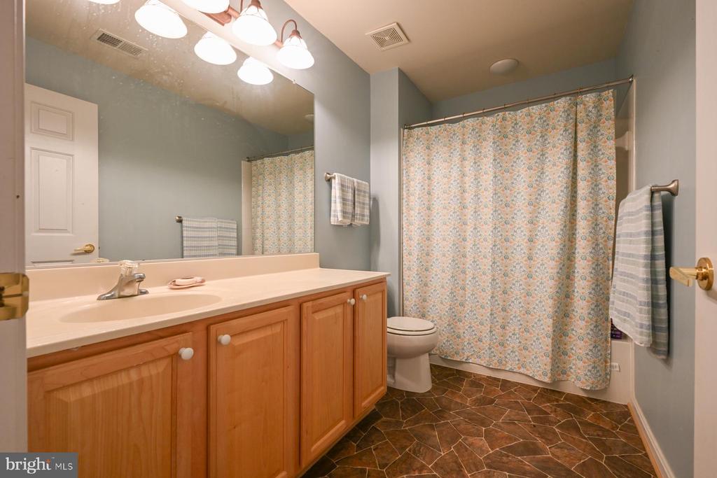 107 REGULATOR DRIVE N