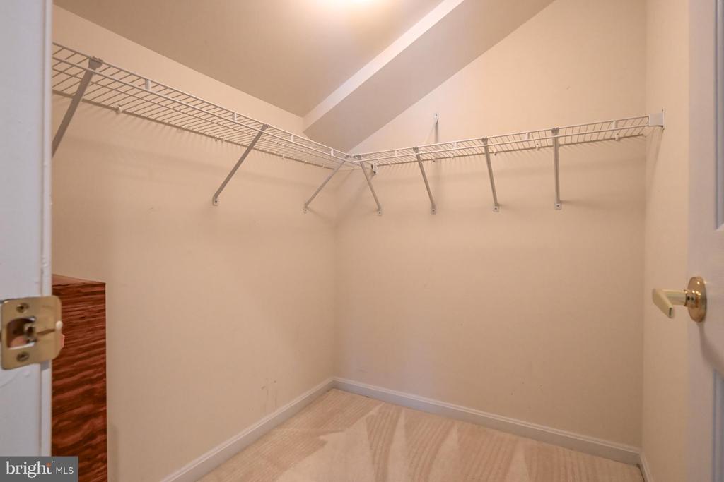 107 REGULATOR DRIVE N
