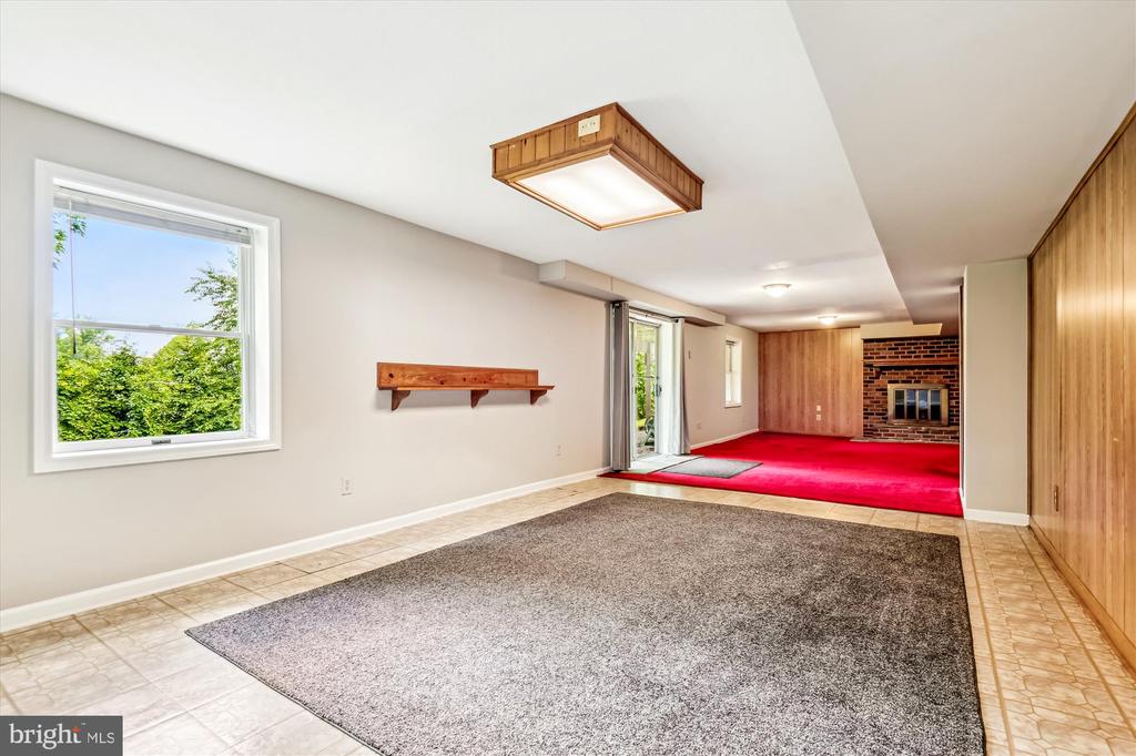 1302 TERRY WAY