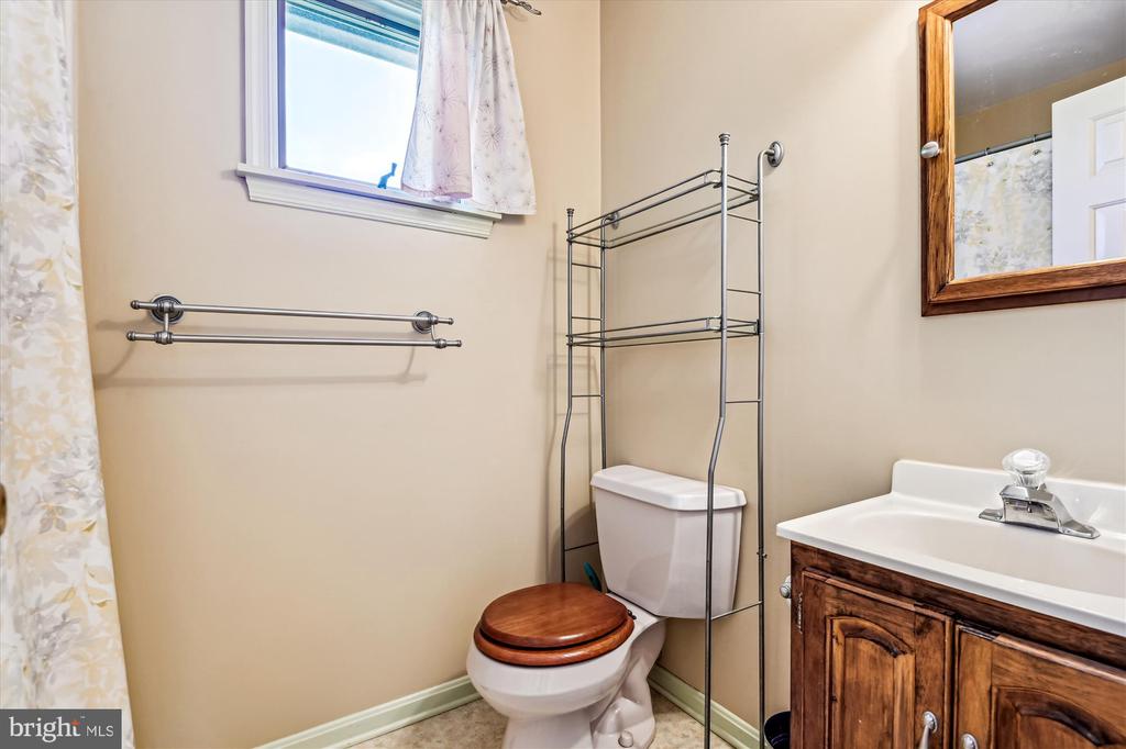 1302 TERRY WAY