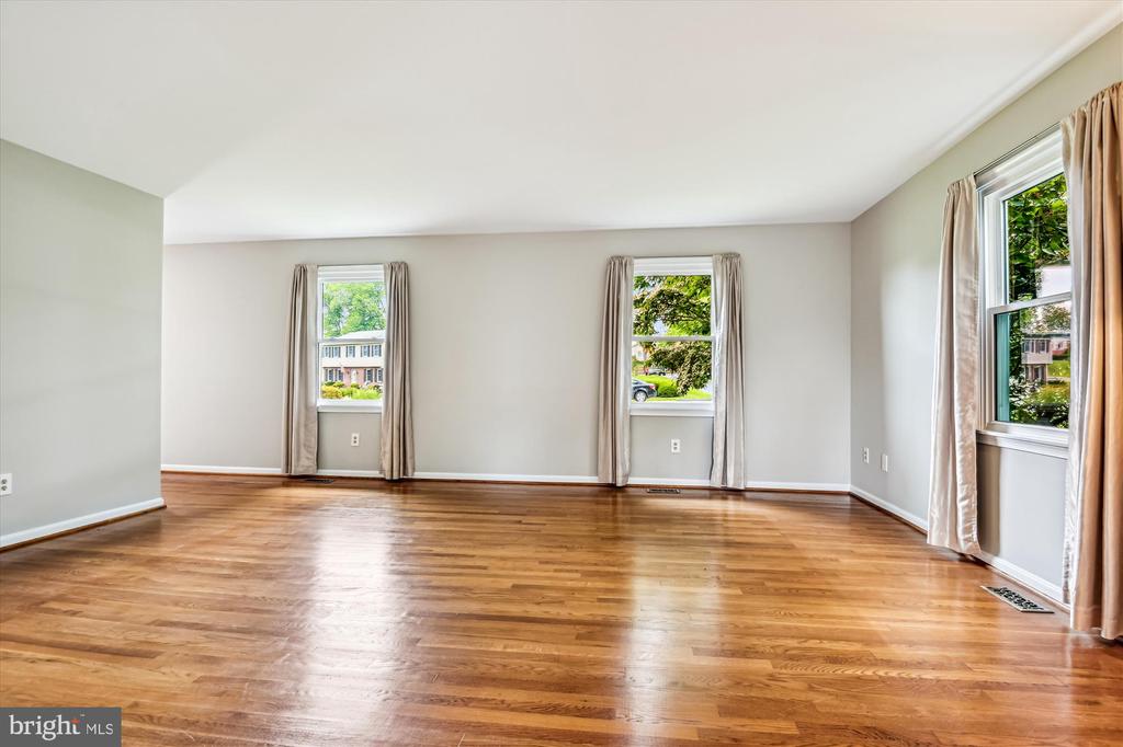 1302 TERRY WAY