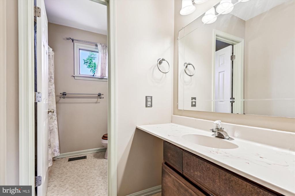 1302 TERRY WAY