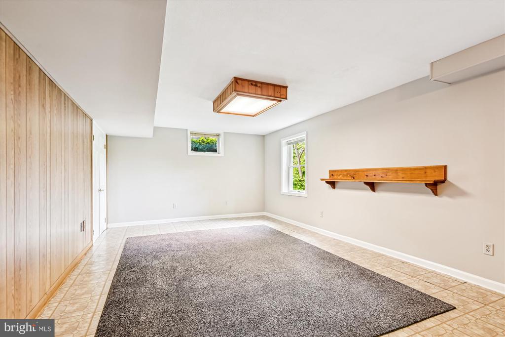 1302 TERRY WAY