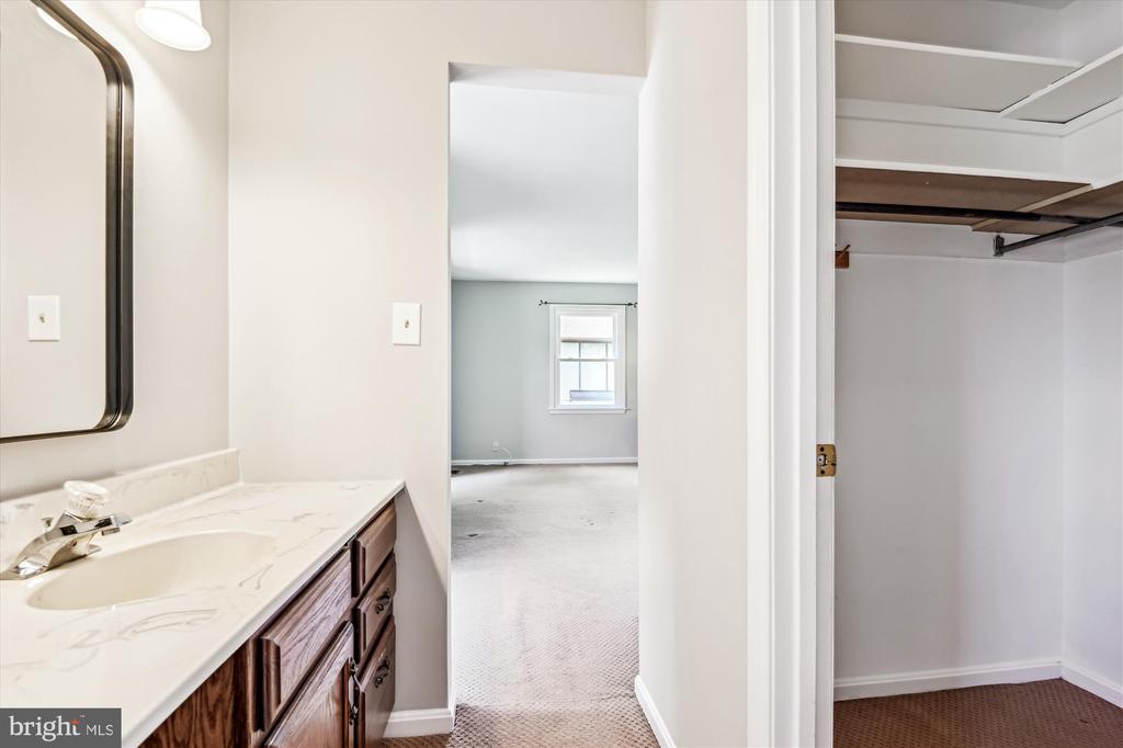 1302 TERRY WAY