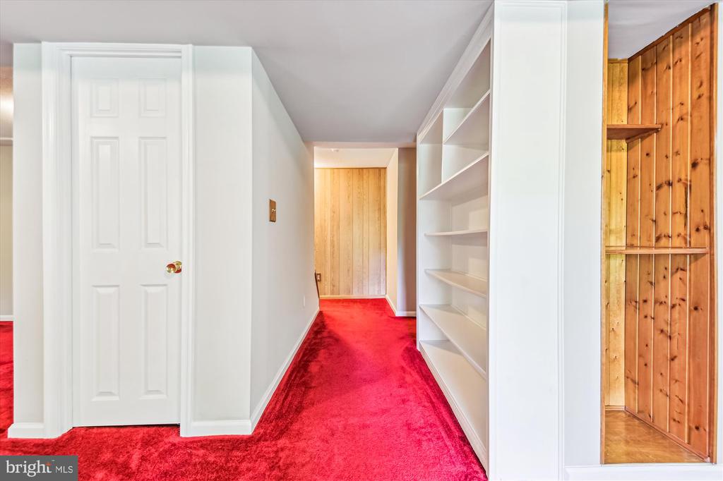 1302 TERRY WAY