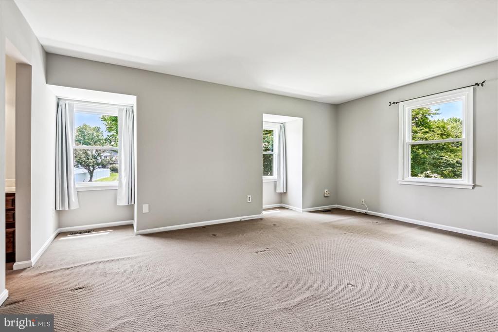 1302 TERRY WAY