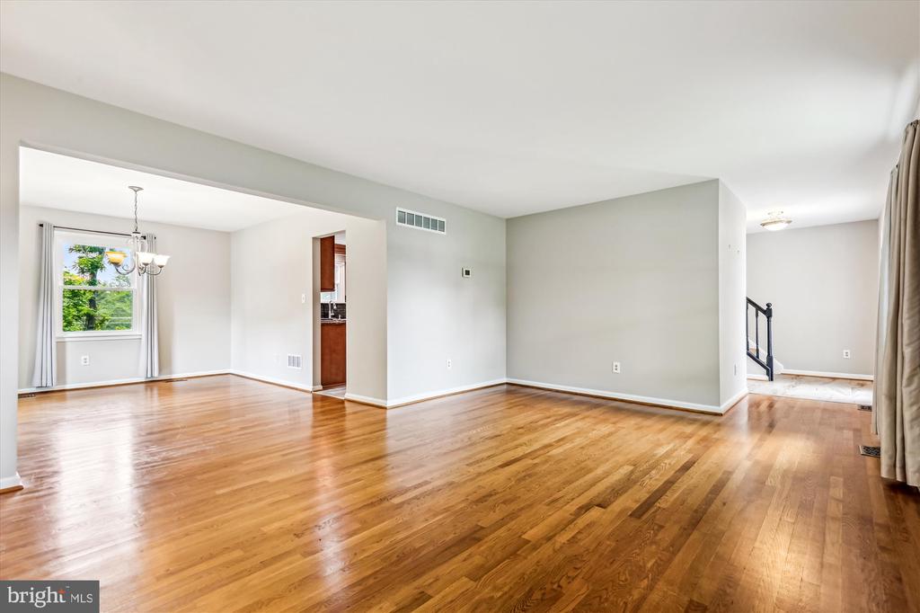1302 TERRY WAY