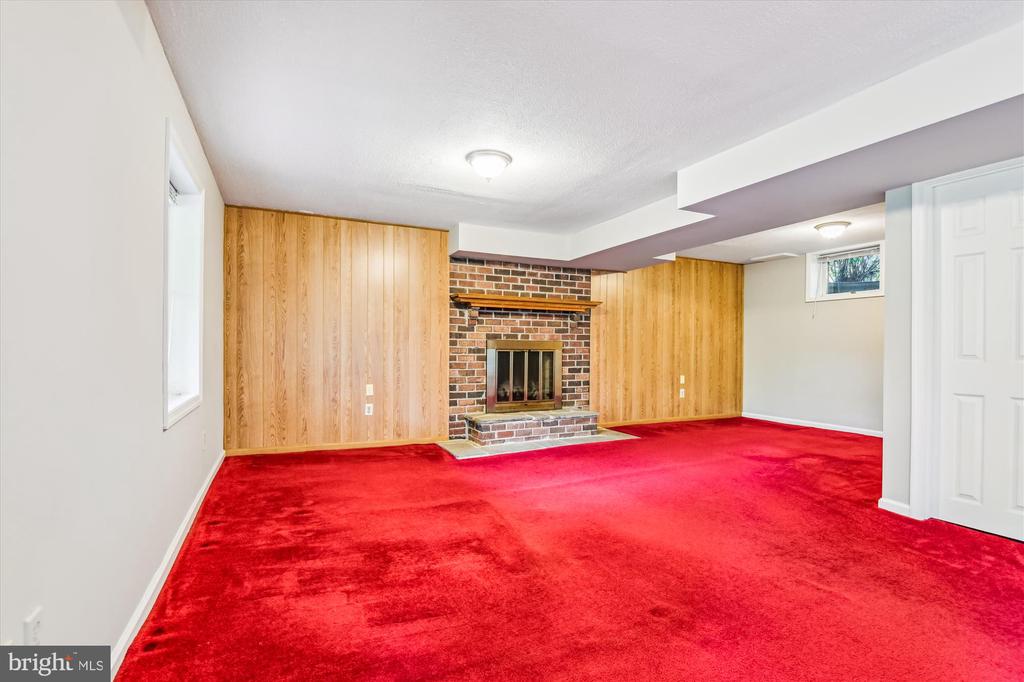 1302 TERRY WAY