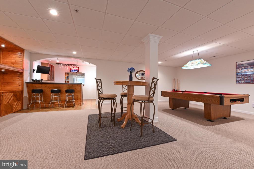 8915 RACE TRACK ROAD