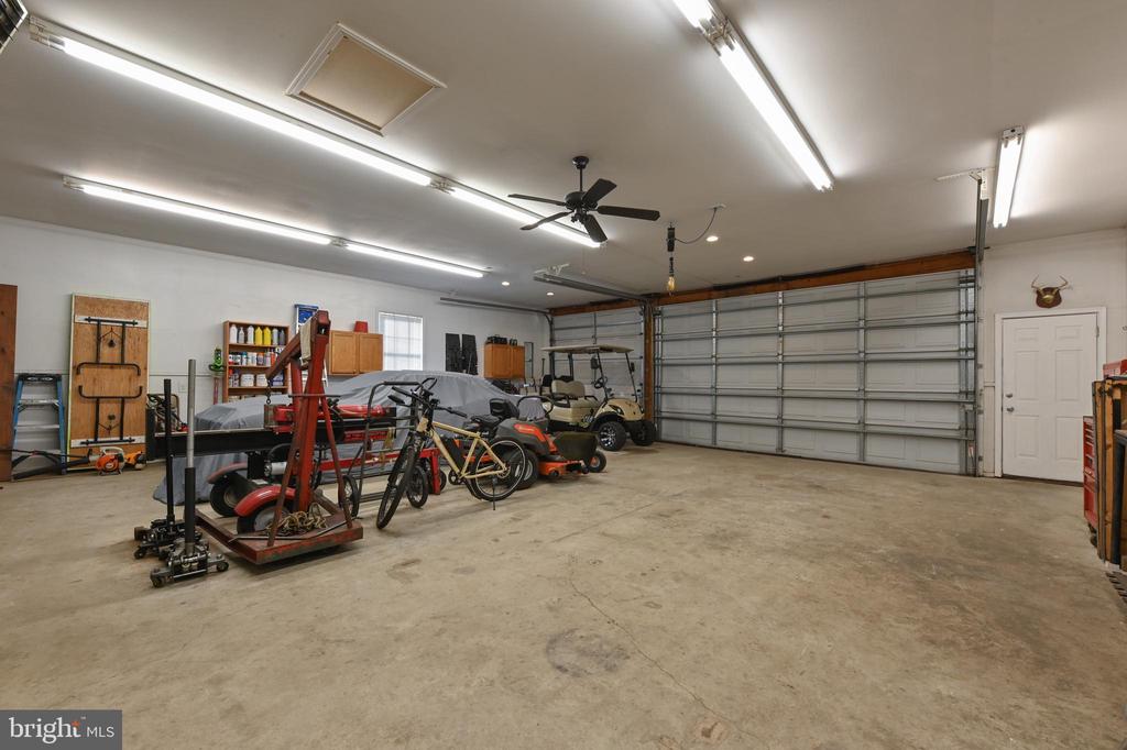 8915 RACE TRACK ROAD