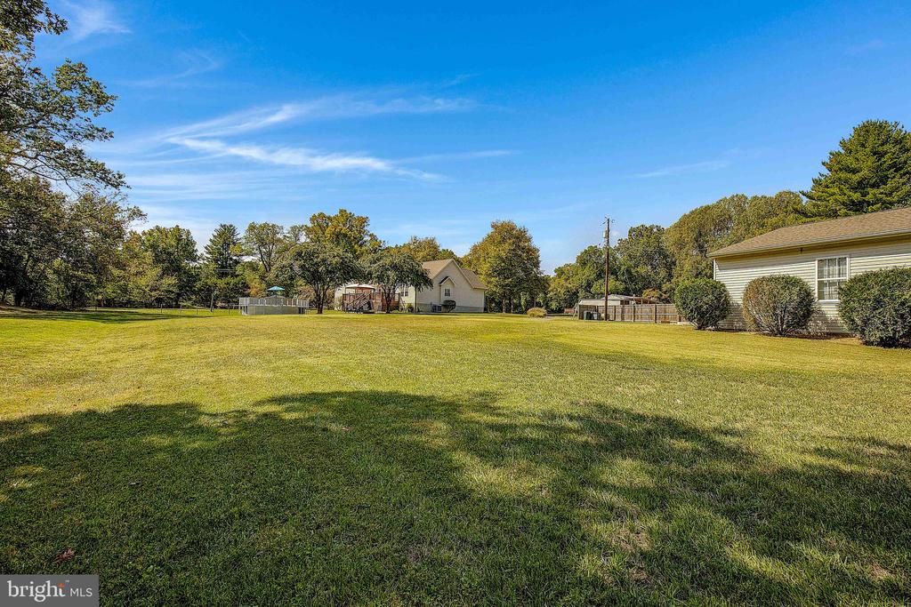 8915 RACE TRACK ROAD