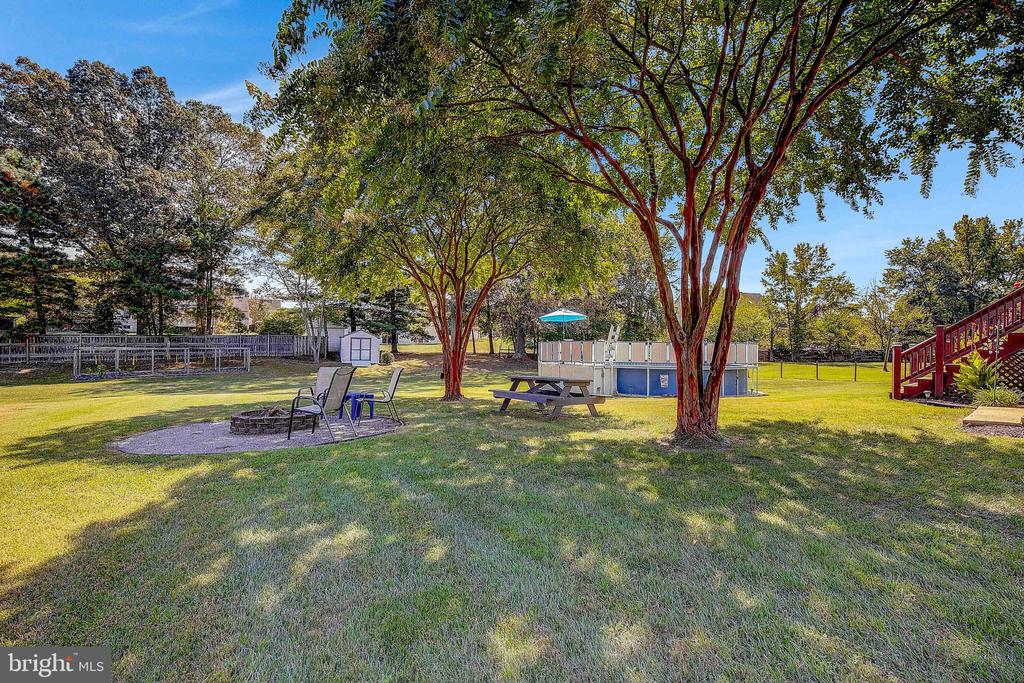 8915 RACE TRACK ROAD