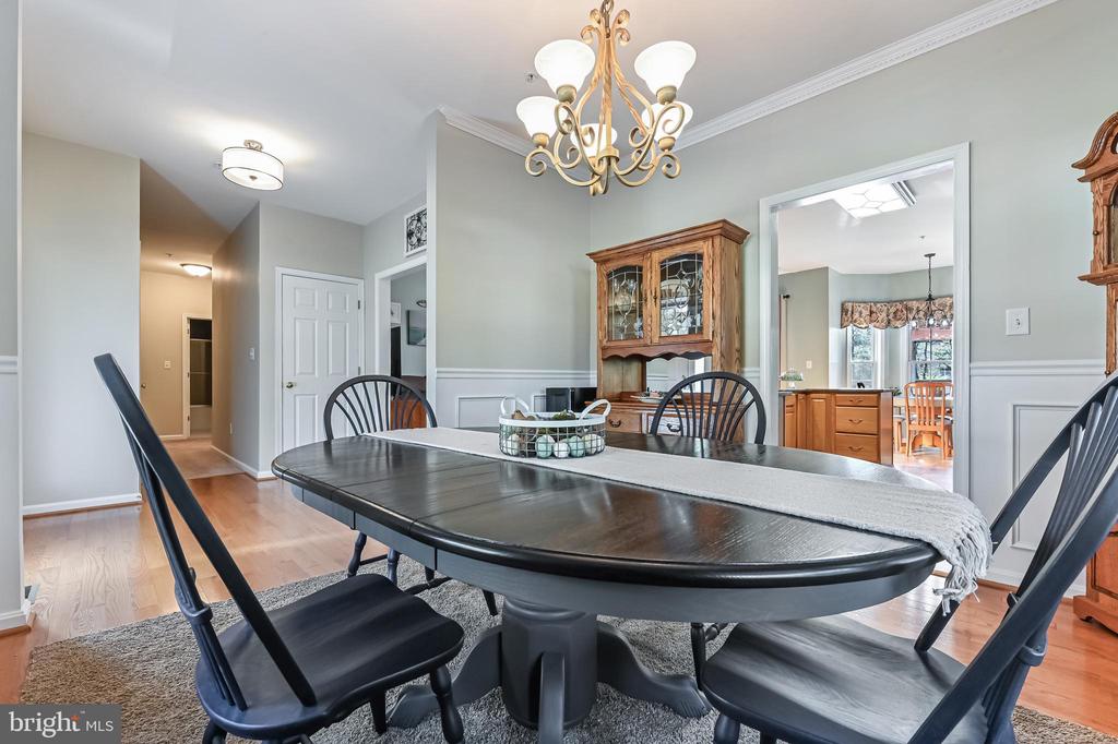 8915 RACE TRACK ROAD