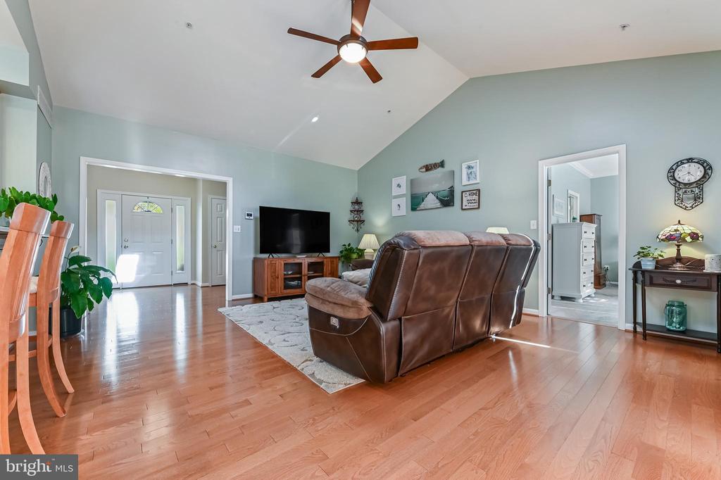 8915 RACE TRACK ROAD