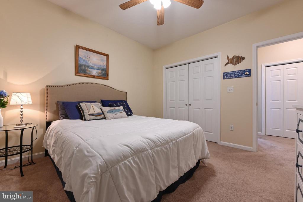 8915 RACE TRACK ROAD