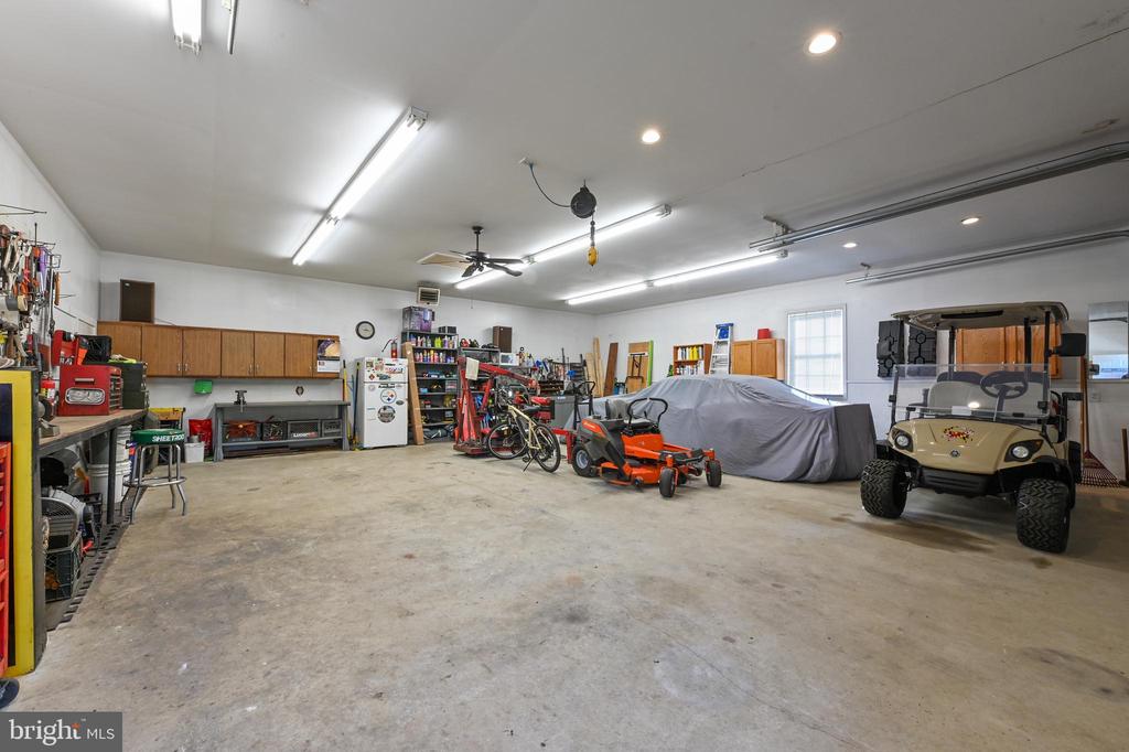 8915 RACE TRACK ROAD