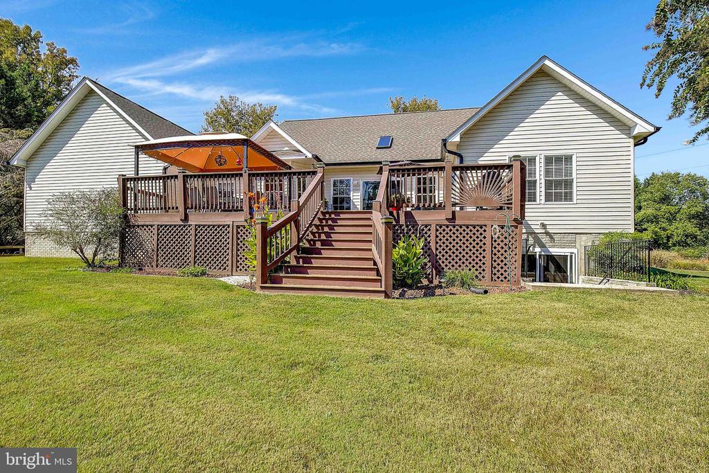 8915 RACE TRACK ROAD