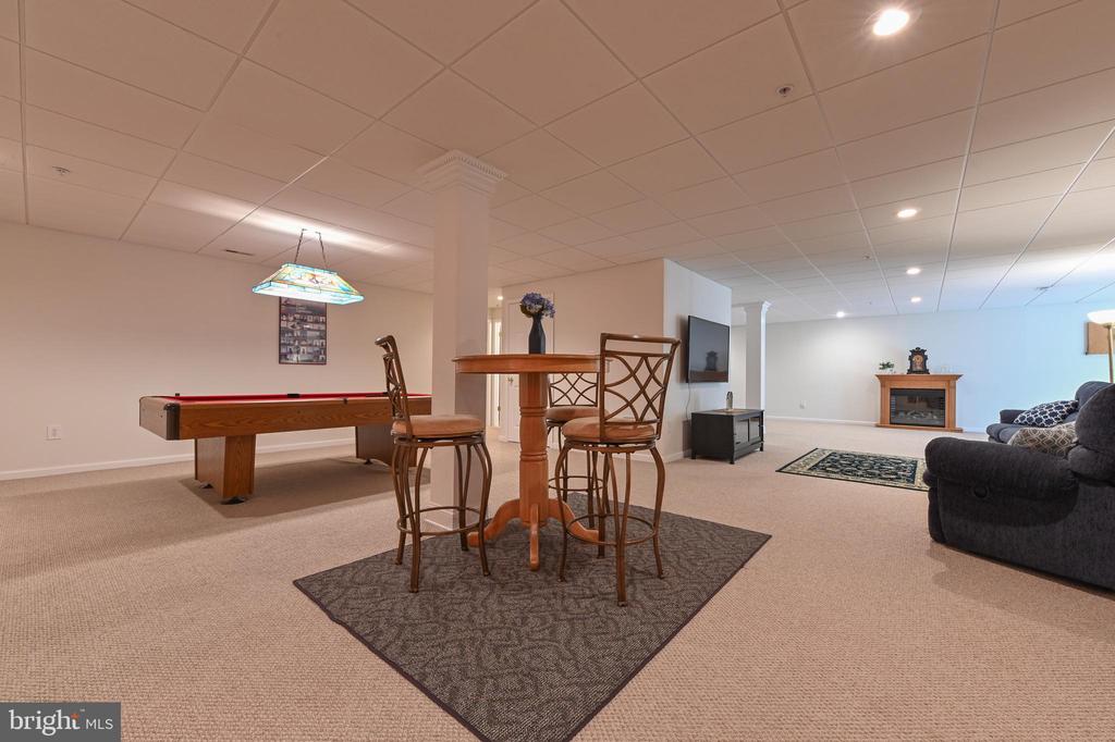 8915 RACE TRACK ROAD