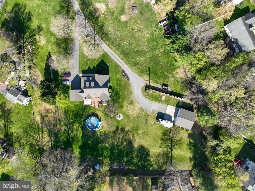 8915 RACE TRACK ROAD