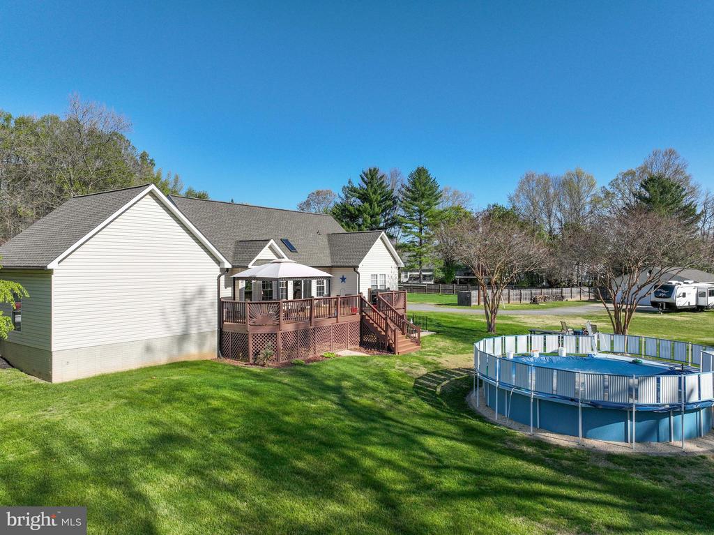 8915 RACE TRACK ROAD