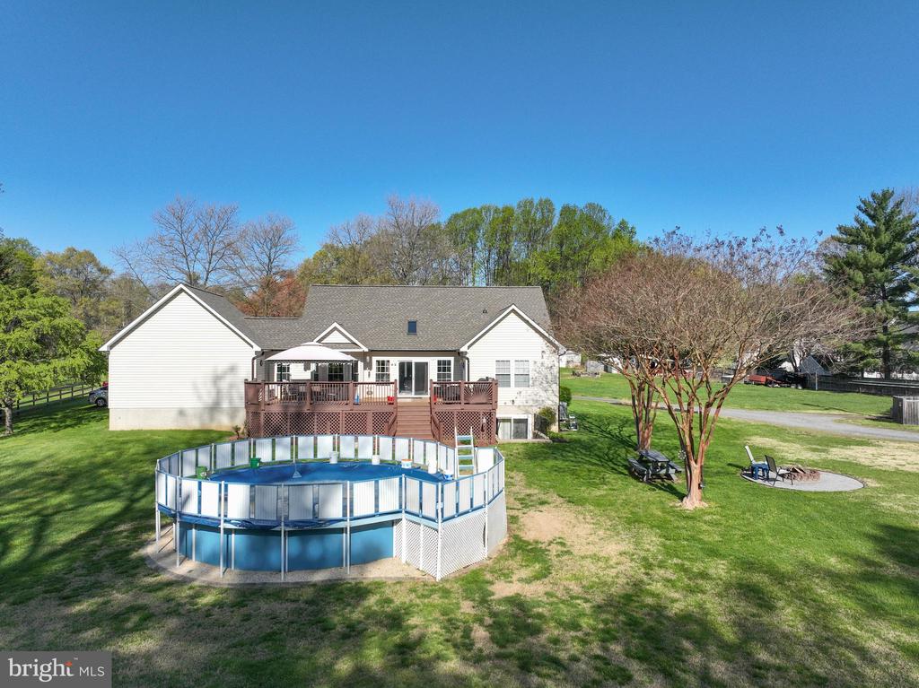 8915 RACE TRACK ROAD