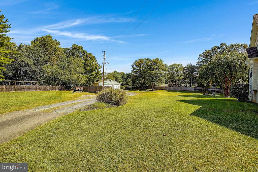 8915 RACE TRACK ROAD