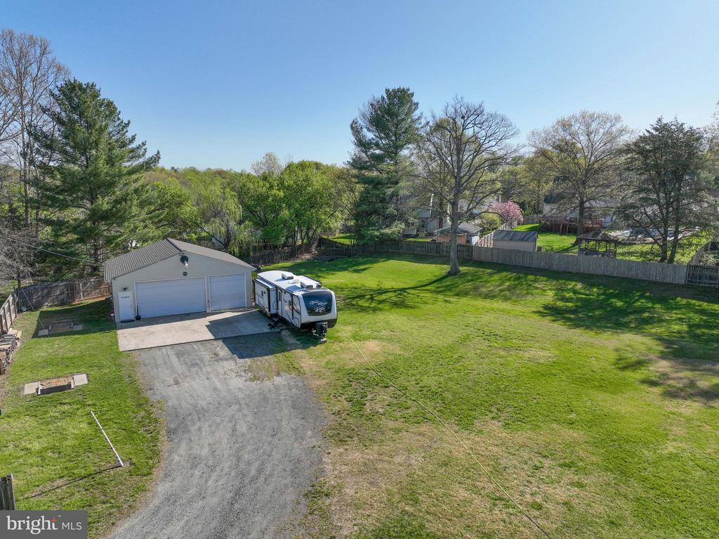 8915 RACE TRACK ROAD