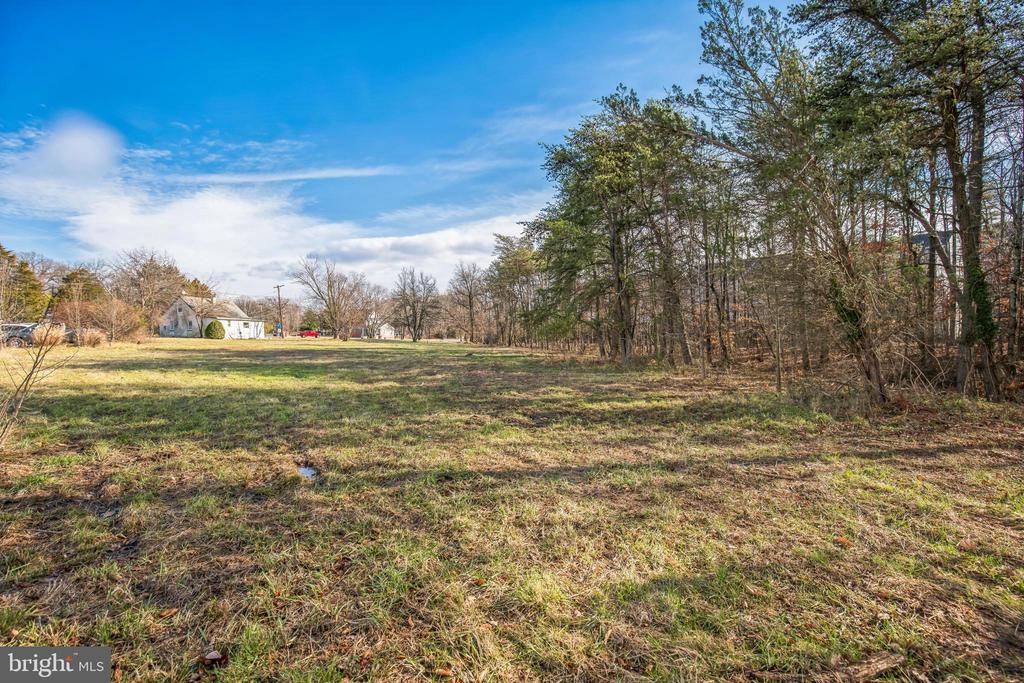 9025 DARCY ROAD